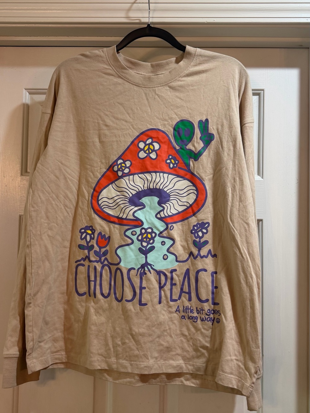 Petals NWTChoose Peace Long-Sleeve Graphic Tee - Beige Size Small Pit2Pit 22”